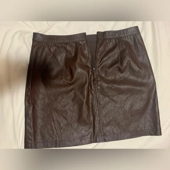 NWOT | Vegan Leather Abercrombie & Fitch Skirt - Picture 3 of 5